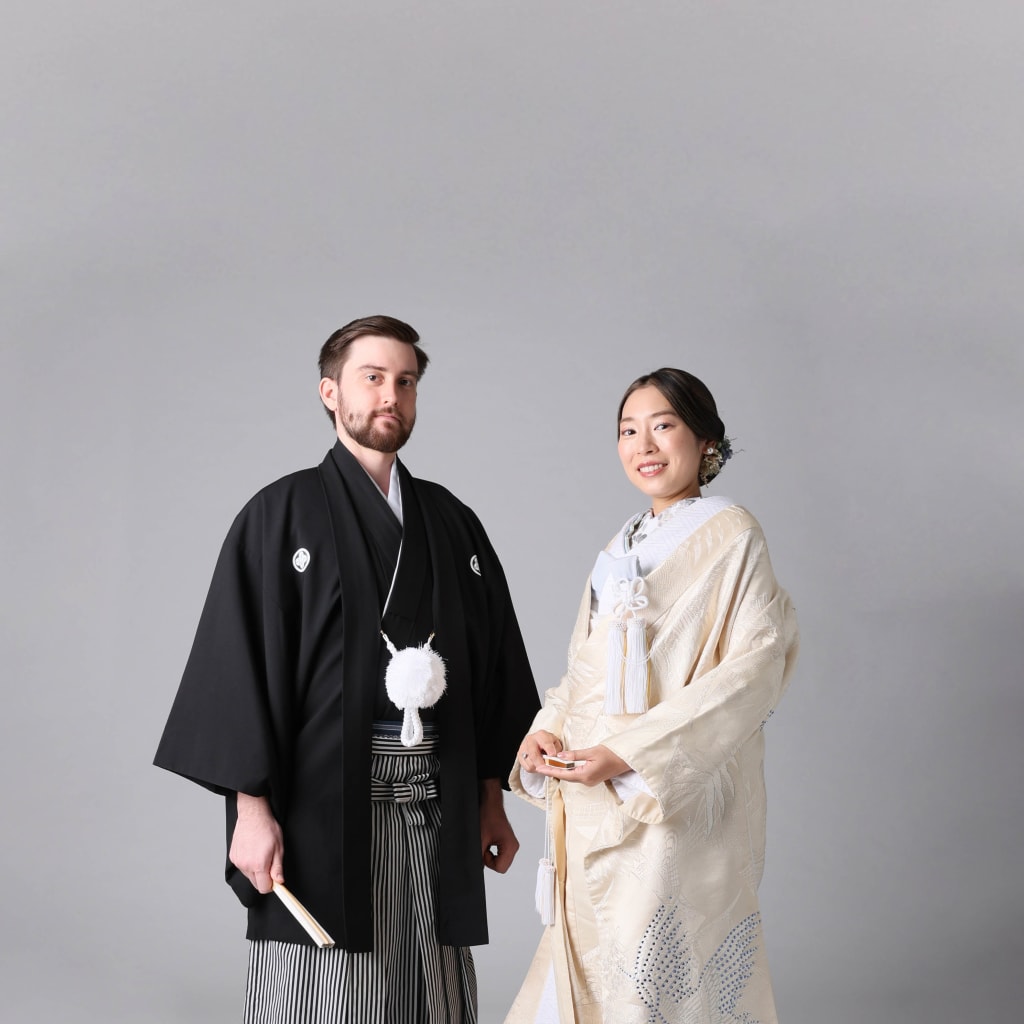 白の背景で和装が映える！〜和装スタジオ〜