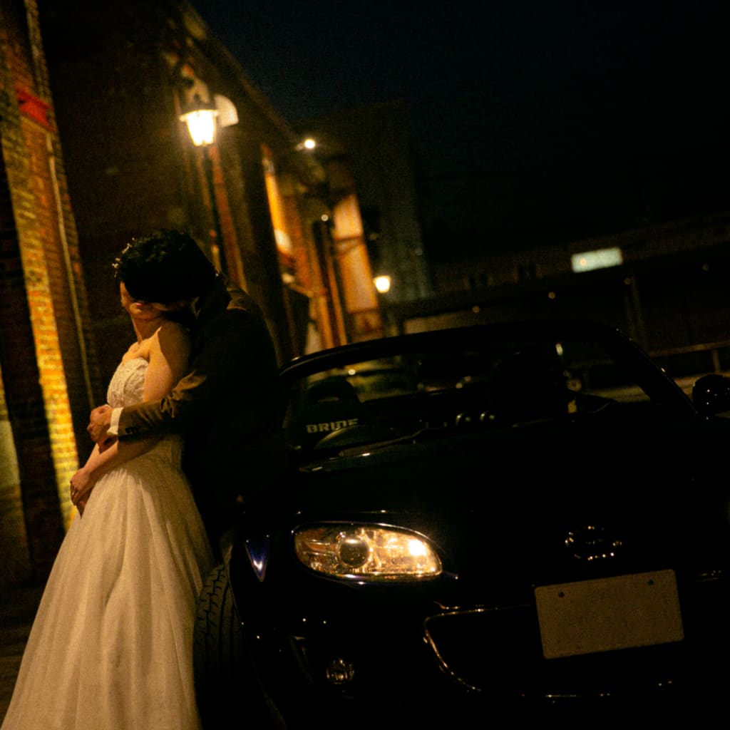 車好きにはたまらない！ アカレンガ倉庫×旧車ギャラリーで叶える前撮りプラン