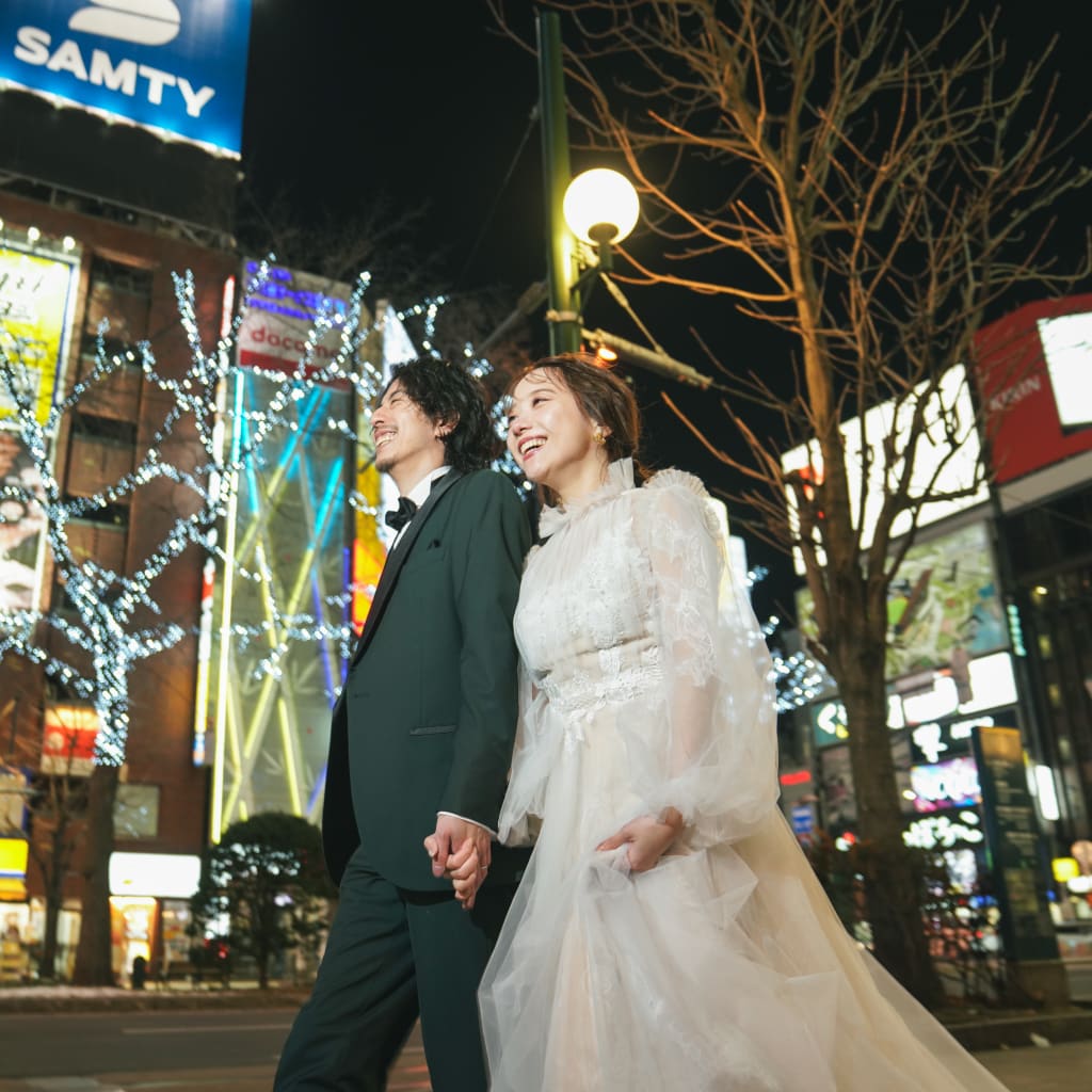 夜のすすきのでカジュアル＆おしゃれなウエディングフォト！