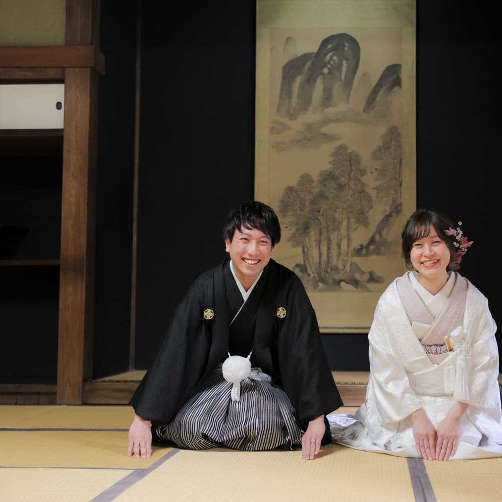 札幌市街地でレトロな雰囲気のウェディングフォト✨