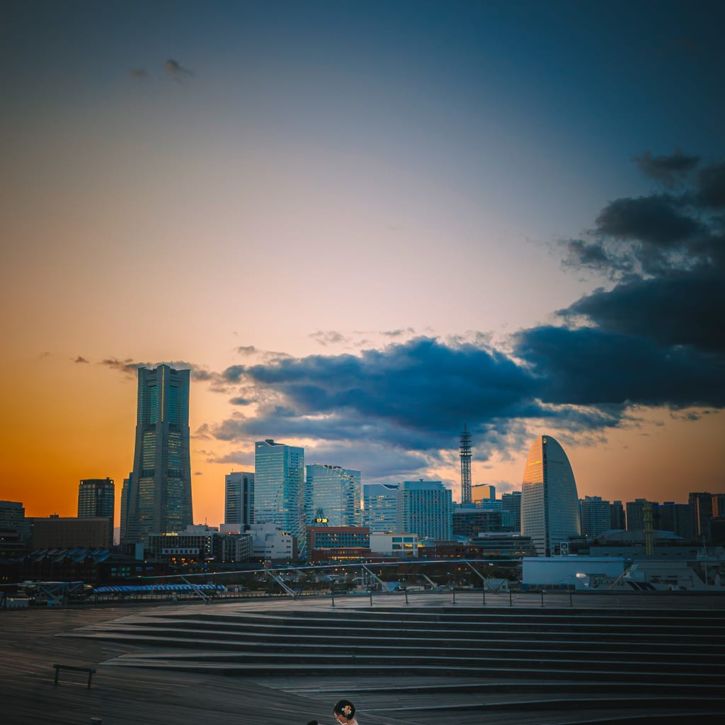 Blue, Gold & Night Lights. ｜ 横浜大さん橋ロケーション撮影レポ