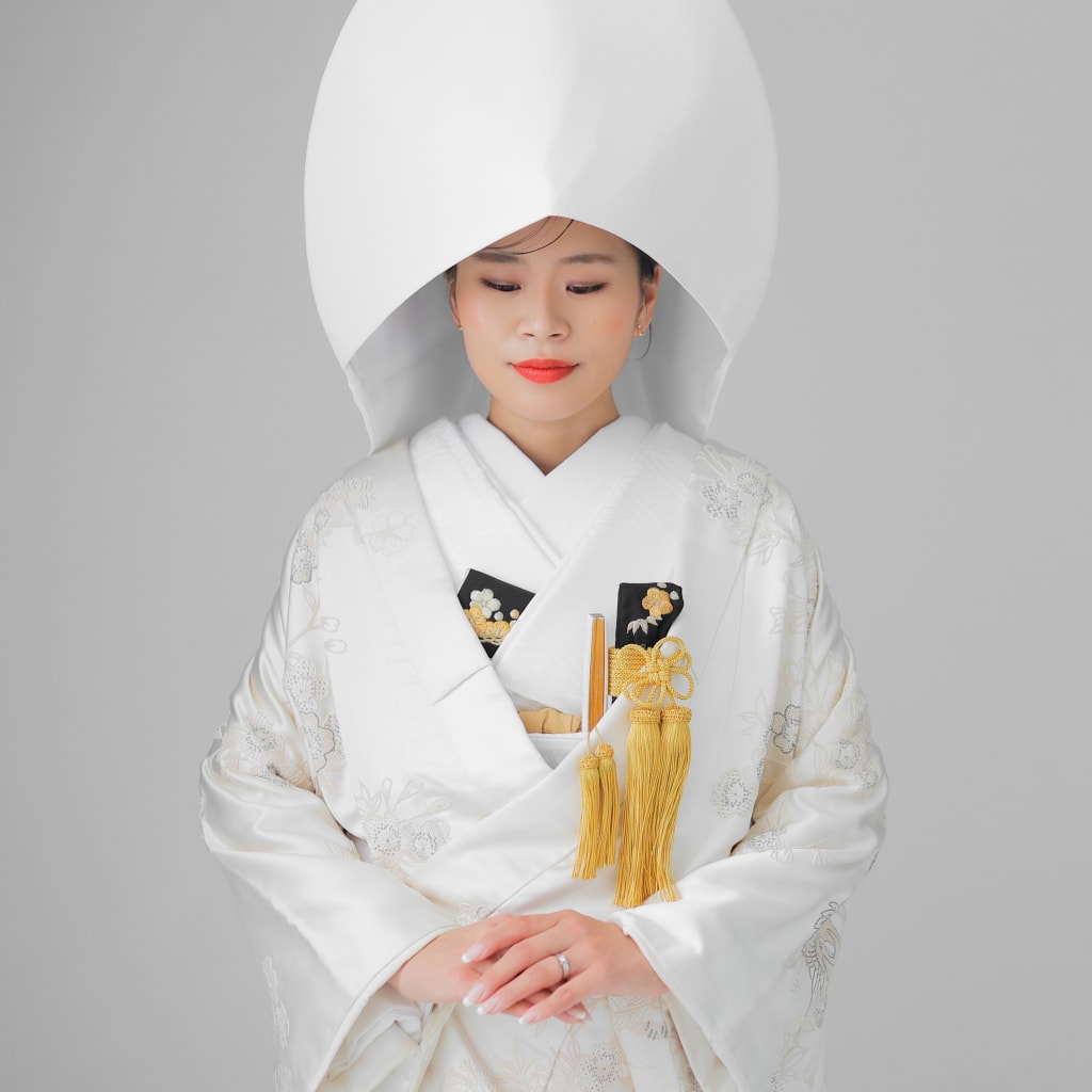 変形タイトシニヨン　綿帽子