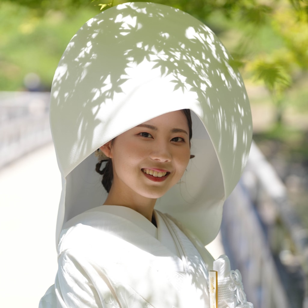 白無垢に洋髪綿帽子