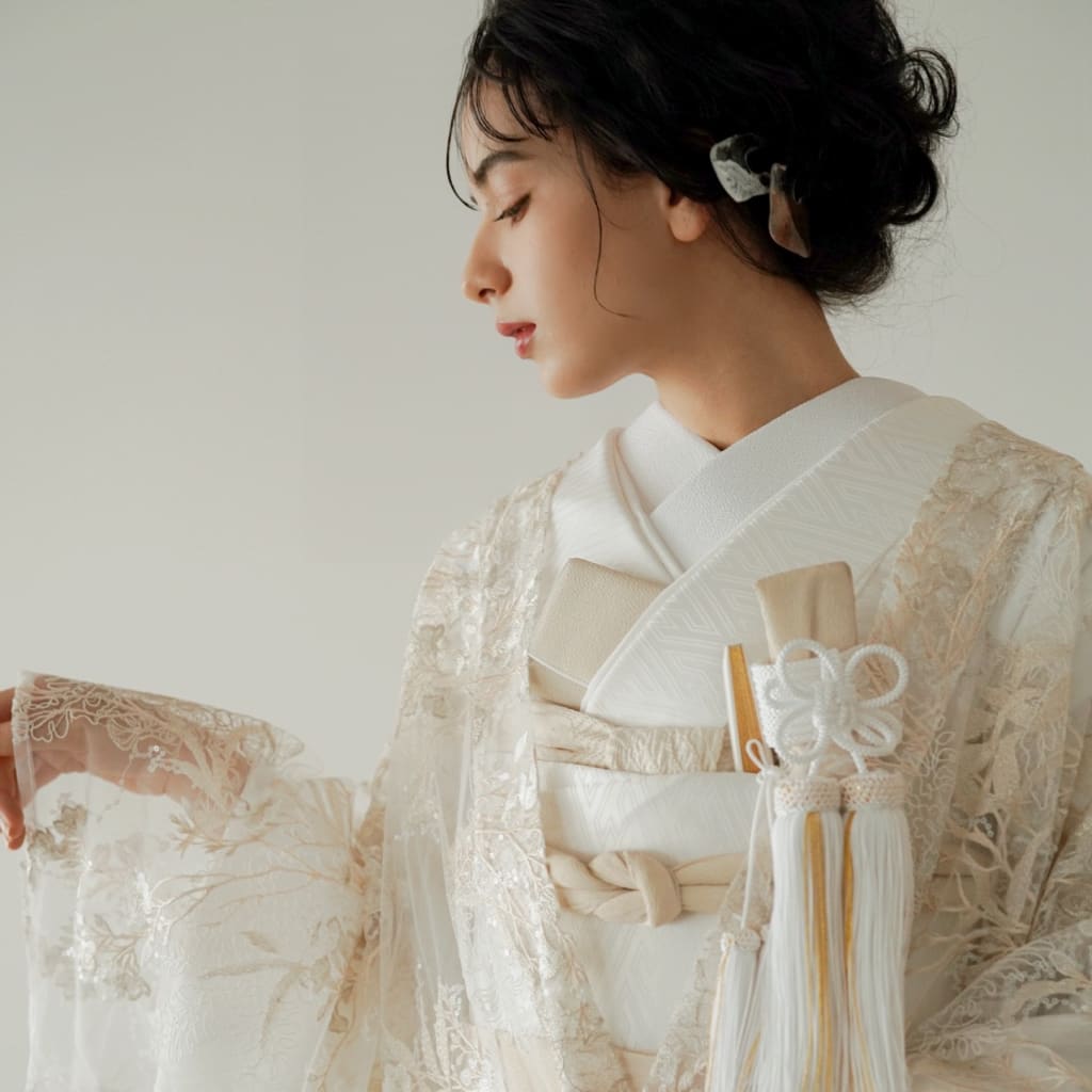 透明感のある新しい打掛「MARLE / マルレ」
