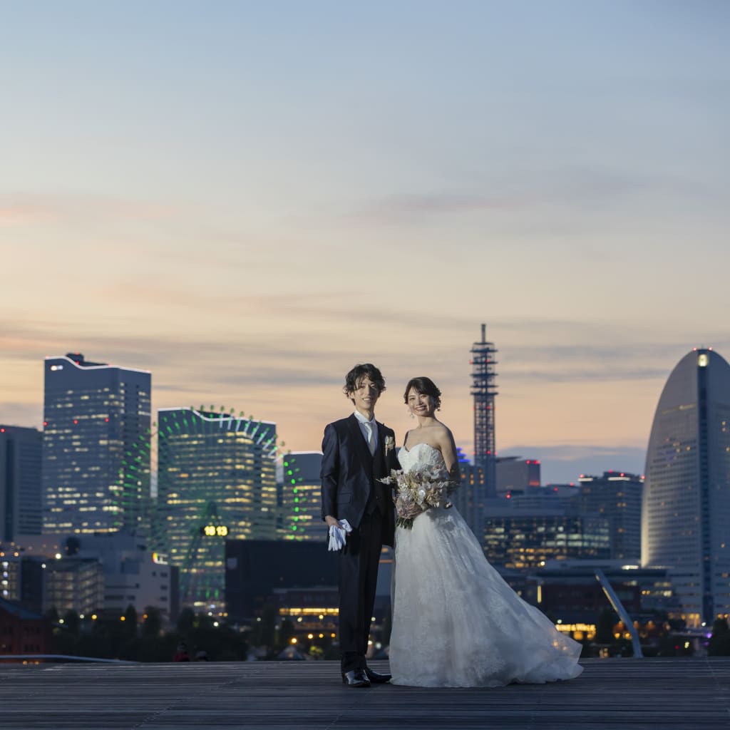 大桟橋の綺麗な夕景の後はみなとみらいを背景に夜景で♪