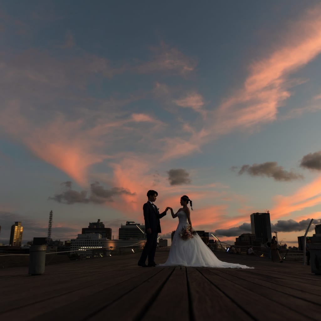 綺麗な夕景の下で | デコルテフォトグラフィー | 前撮り・フォトウェディング