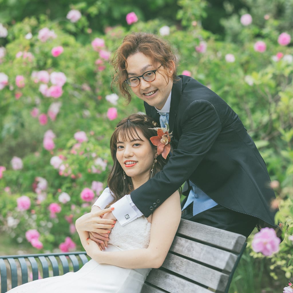 薔薇の綺麗な公園 | デコルテフォトグラフィー | 前撮り・フォトウェディング