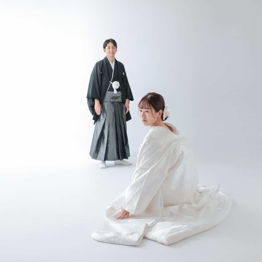 シンプル和装×賑やか洋装でギャップのある撮影 | デコルテフォトグラフィー | 前撮り・フォトウェディング