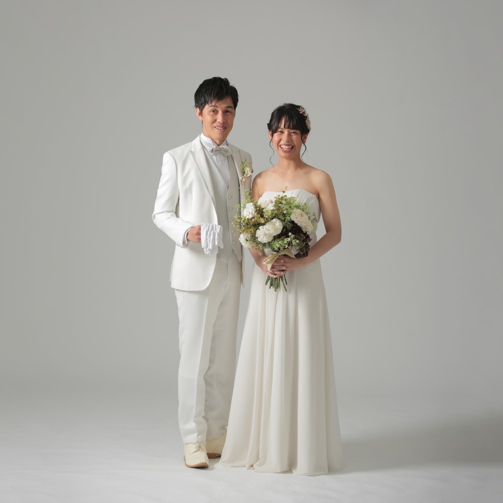 洋装スタジオ　2着撮影 | デコルテフォトグラフィー | 前撮り・フォトウェディング