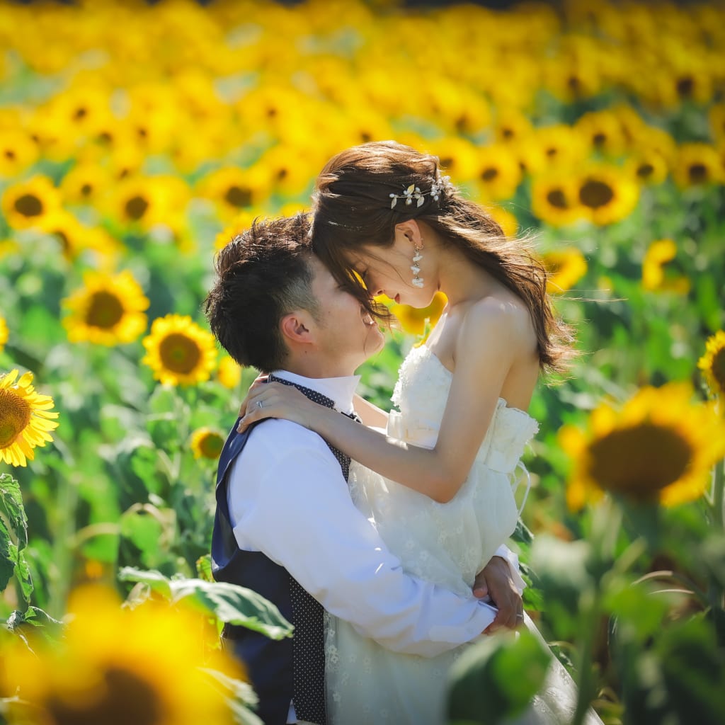 元気に！向日葵ロケーション！ | スタジオAQUA 新宿店 | 前撮り・フォトウェディング