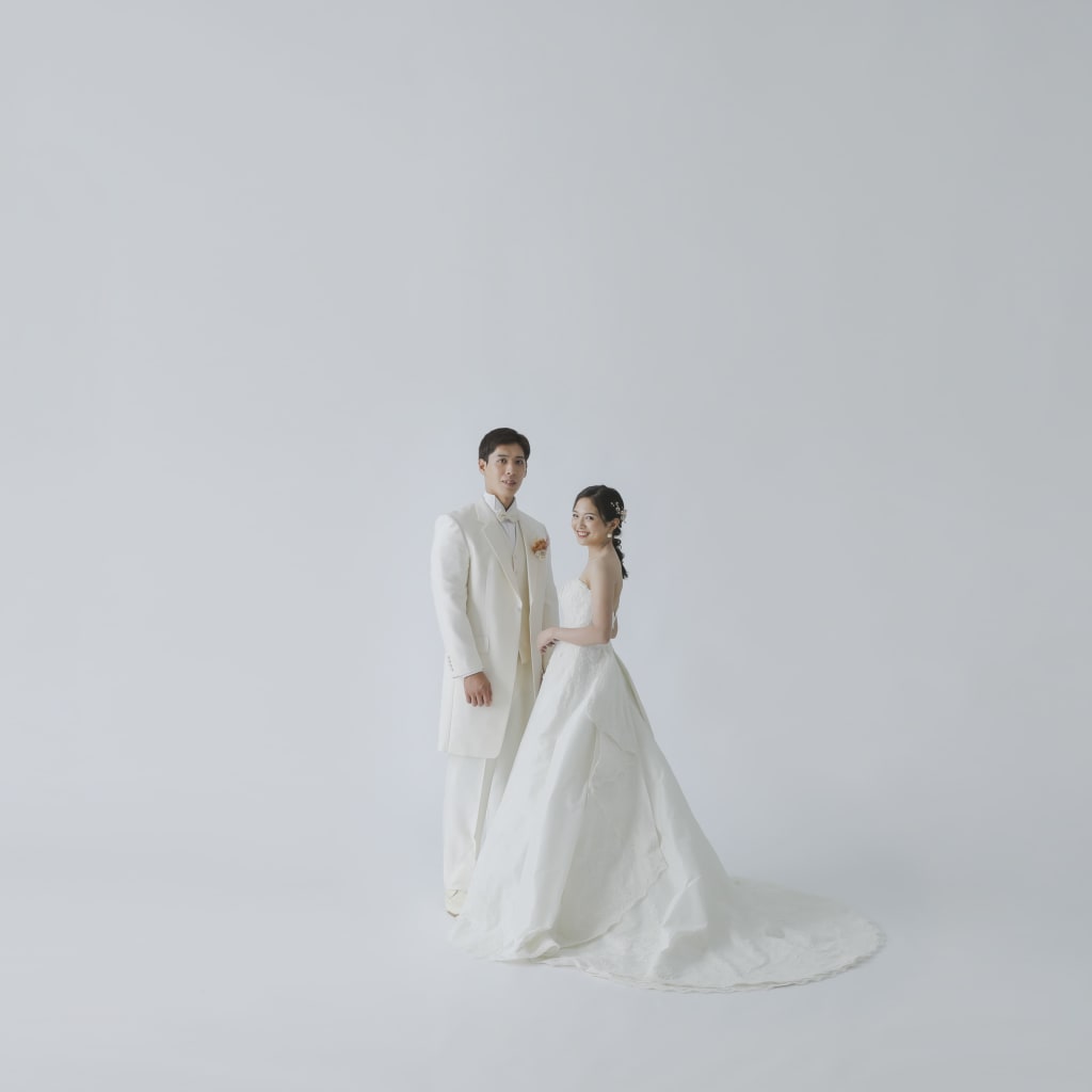 和洋シンプルスタジオ撮影♪ | デコルテフォトグラフィー | 前撮り・フォトウェディング