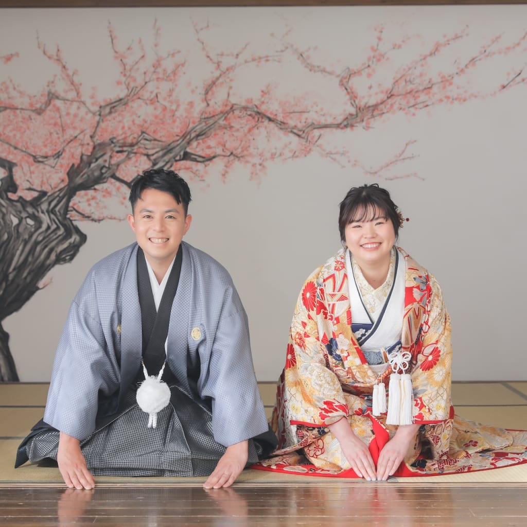 笑顔溢れる屋内庭園スタジオ | デコルテフォトグラフィー | 前撮り・フォトウェディング