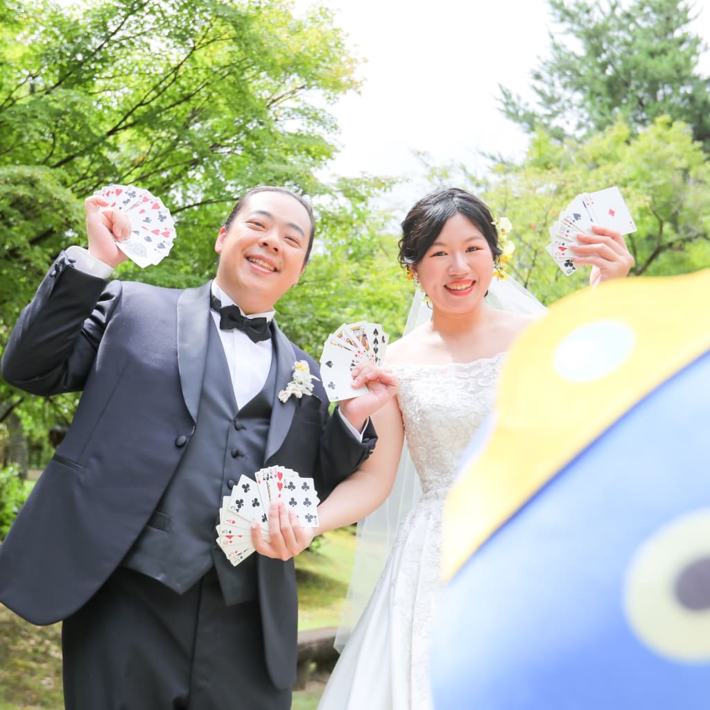 好きなアイテムに包まれて♪ | デコルテフォトグラフィー | 前撮り・フォトウェディング