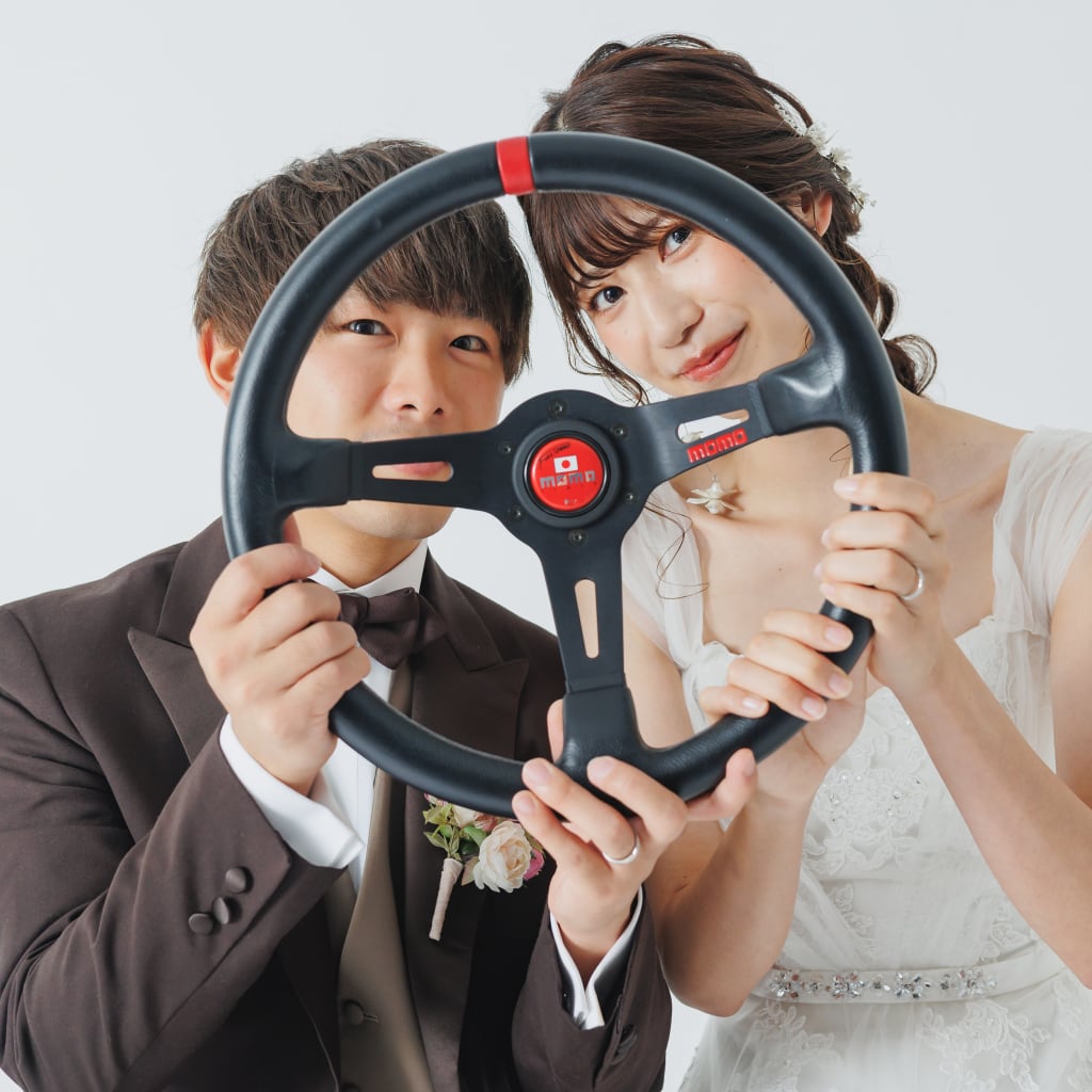 お花から車のハンドルまで・・・！？【洋装ハウススタジオ】 | スタジオSUNS | 前撮り・フォトウェディング
