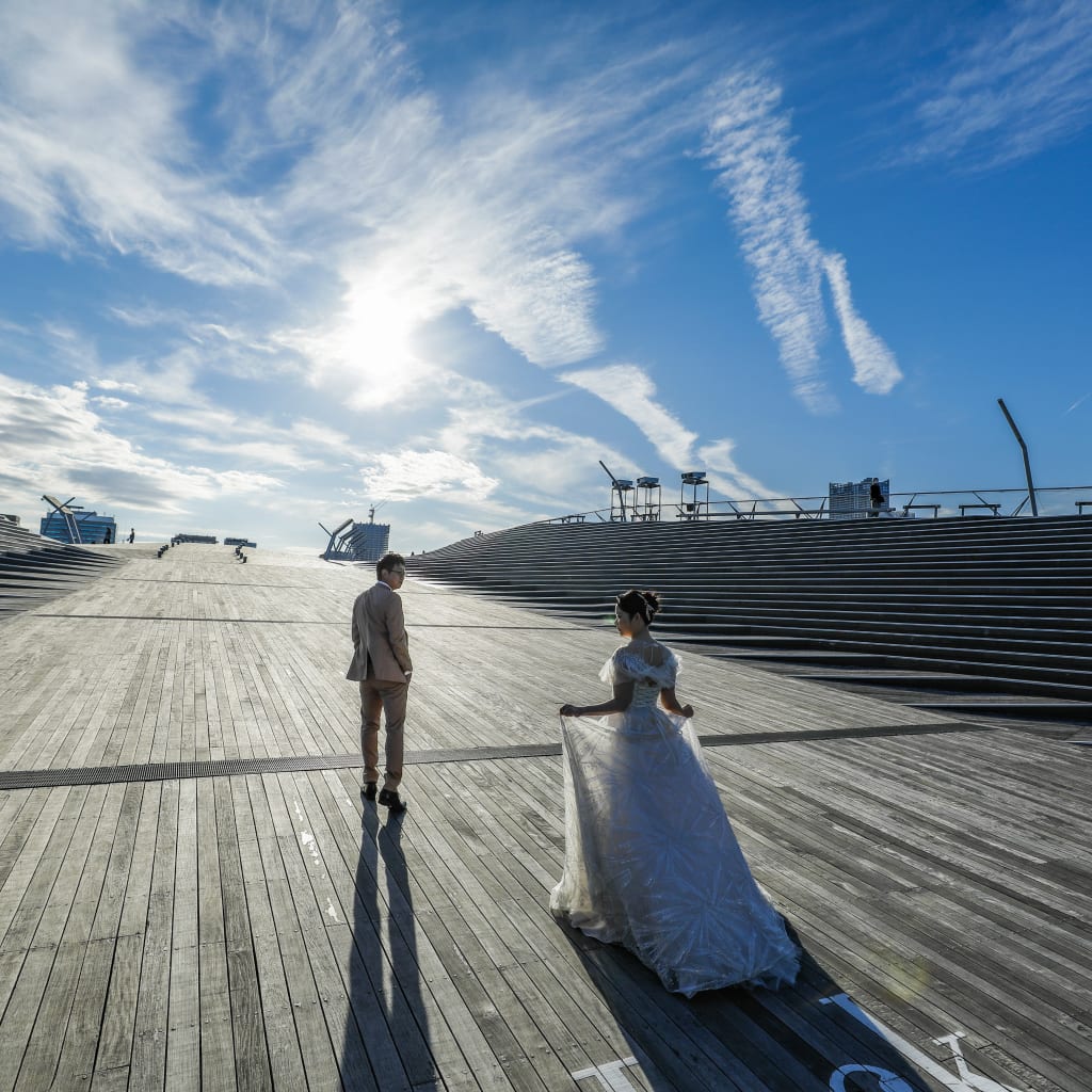 本日は日中の大桟橋の撮影のご紹介です。 | デコルテフォトグラフィー | 前撮り・フォトウェディング