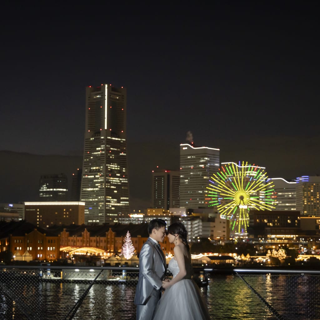 	和装はスタジオ・洋装は大桟橋でご希望のお時間・場所に合わせて撮影できます！