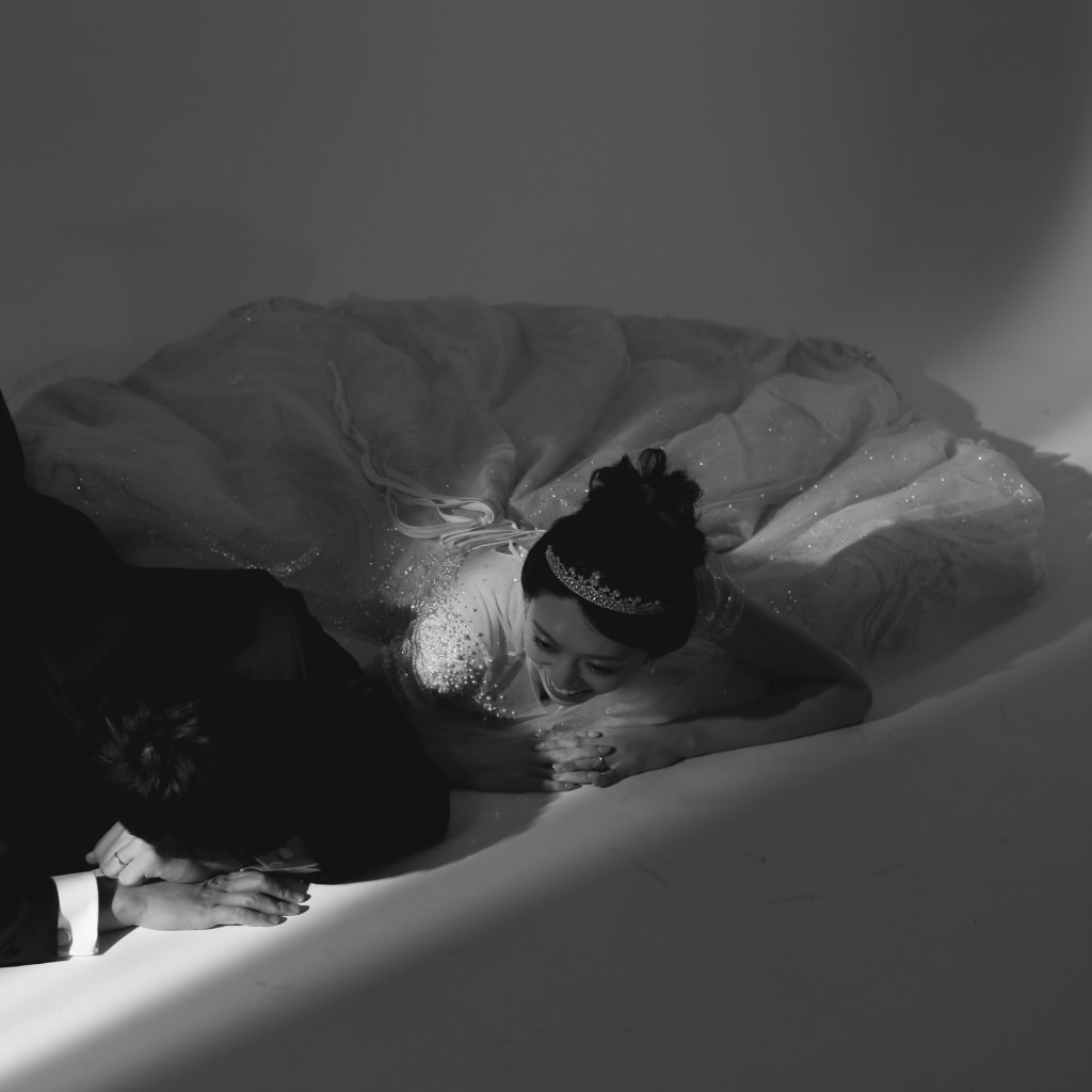 	可愛く、かっこよく、飛んだり跳ねたり | デコルテフォトグラフィー | 前撮り・フォトウェディング