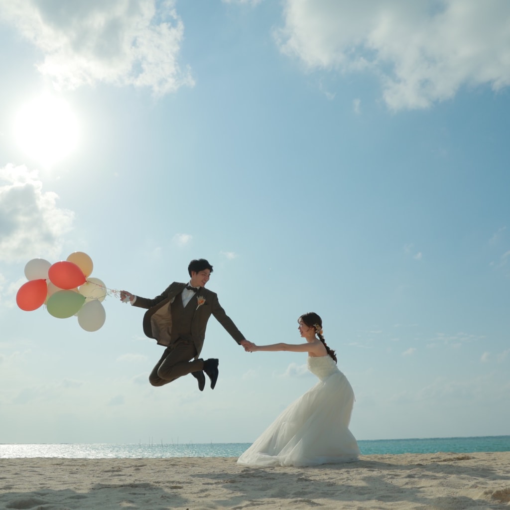 ビーチ♪小物を使った撮影も♡ | デコルテフォトグラフィー | 前撮り・フォトウェディング