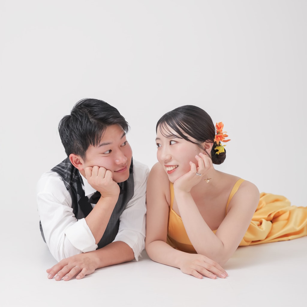 ウェディングドレスもカラードレスも！