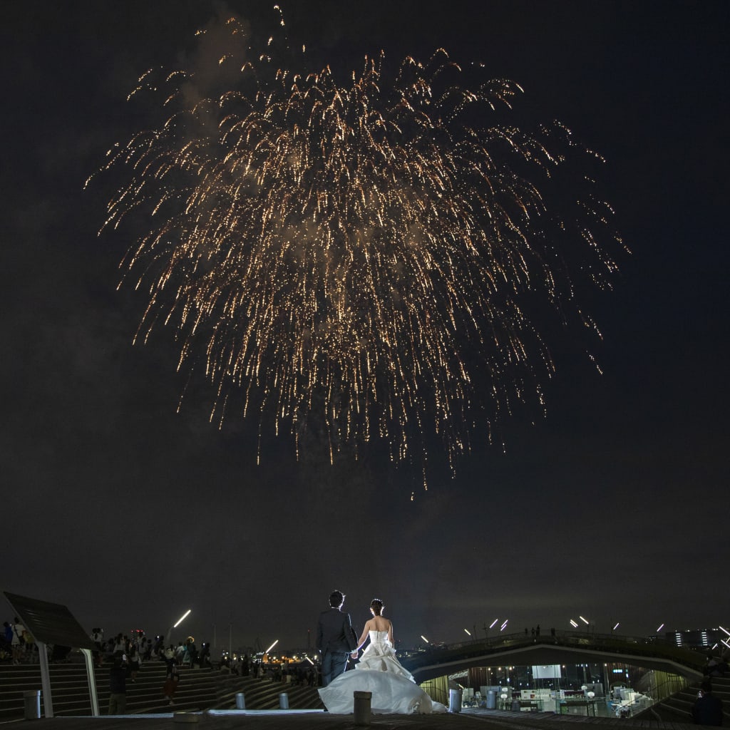 大さん橋偶然の花火 | デコルテフォトグラフィー | 前撮り・フォトウェディング