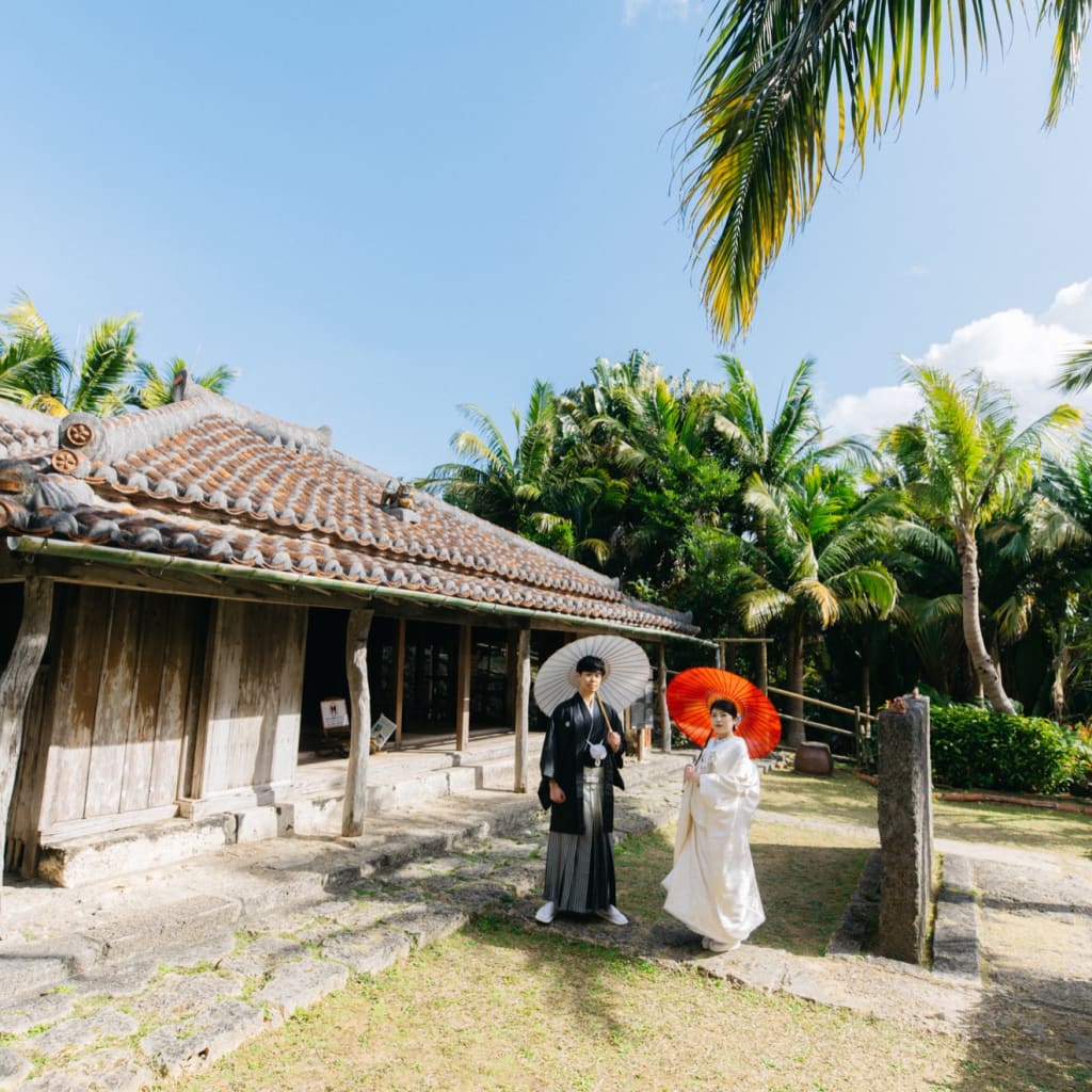 沖縄感じる琉球村と瀬底ビーチ | デコルテフォトグラフィー | 前撮り・フォトウェディング