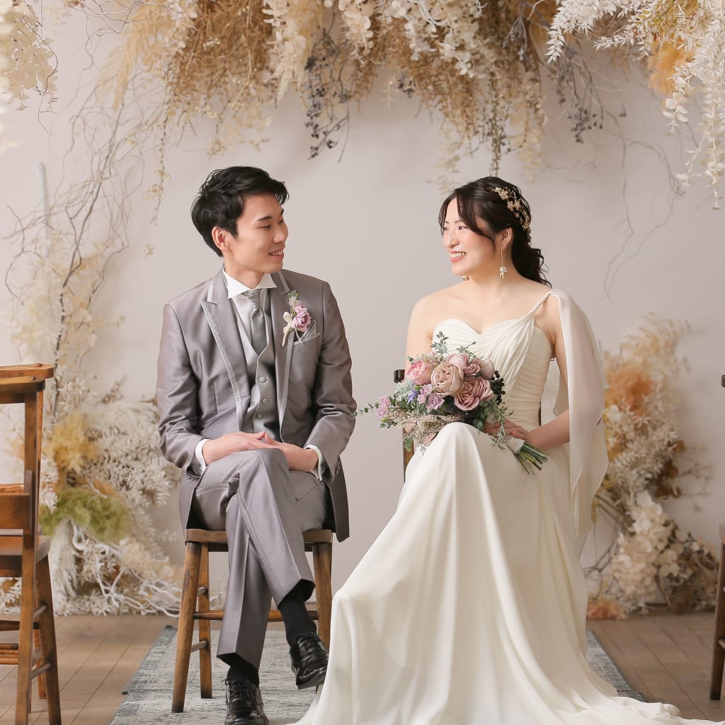 幻想的なチャペルスタジオ | デコルテフォトグラフィー | 前撮り・フォトウェディング