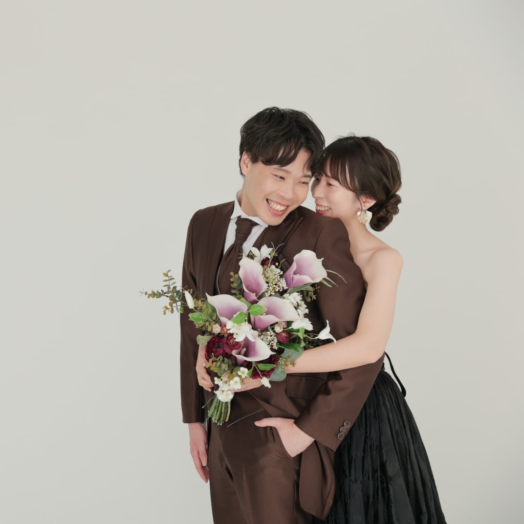 【クールにもかわいくも撮影できる】白背景の撮影♪ | デコルテフォトグラフィー | 前撮り・フォトウェディング