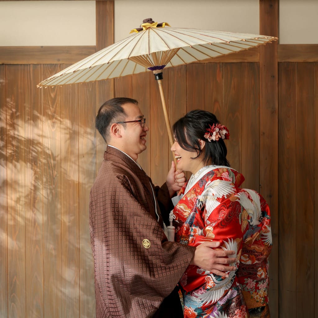 屋内庭園で笑顔あふれる撮影を！ | デコルテフォトグラフィー | 前撮り・フォトウェディング