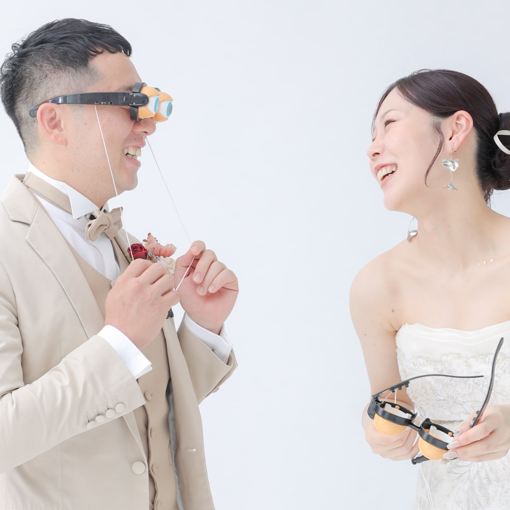 	小物も使ってシンプルに可愛く♡ | デコルテフォトグラフィー | 前撮り・フォトウェディング