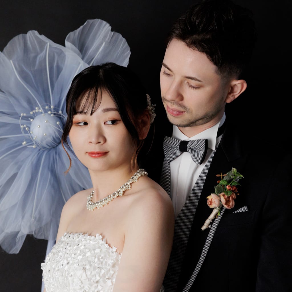 洋装ハウススタジオでお二人ならではのお写真を！ | デコルテフォトグラフィー | 前撮り・フォトウェディング