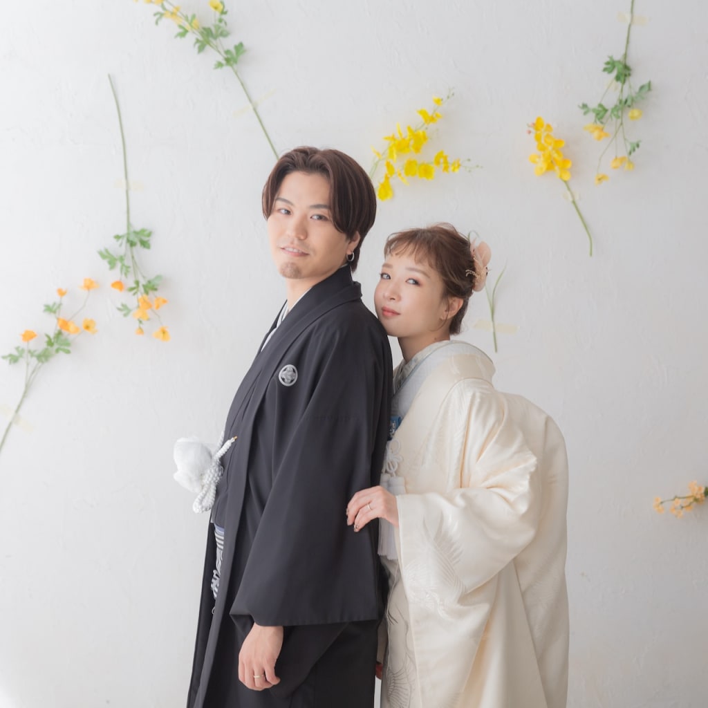 お花に包まれたスタジオで叶える、ロマンチックなフォトウェディング