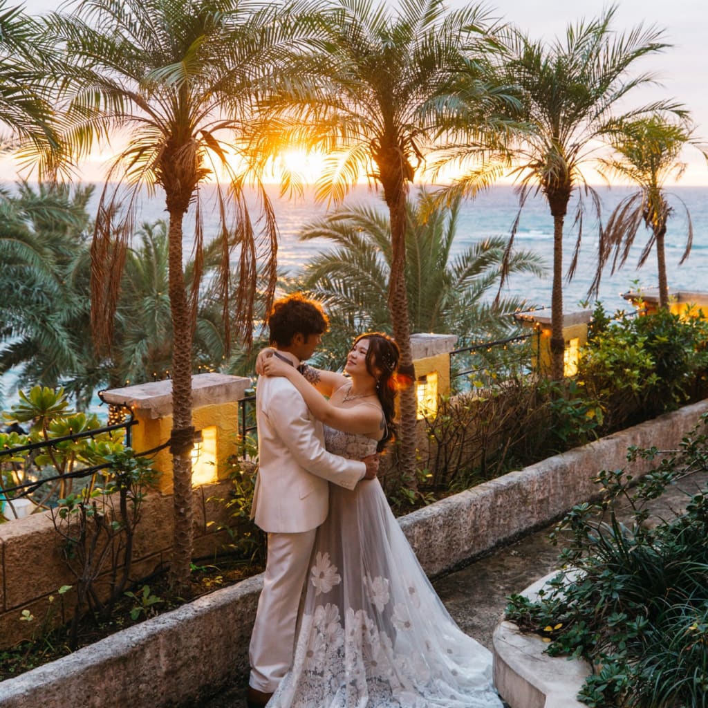 アメリカンビレッジと夕日とイルミネーション | デコルテフォトグラフィー | 前撮り・フォトウェディング