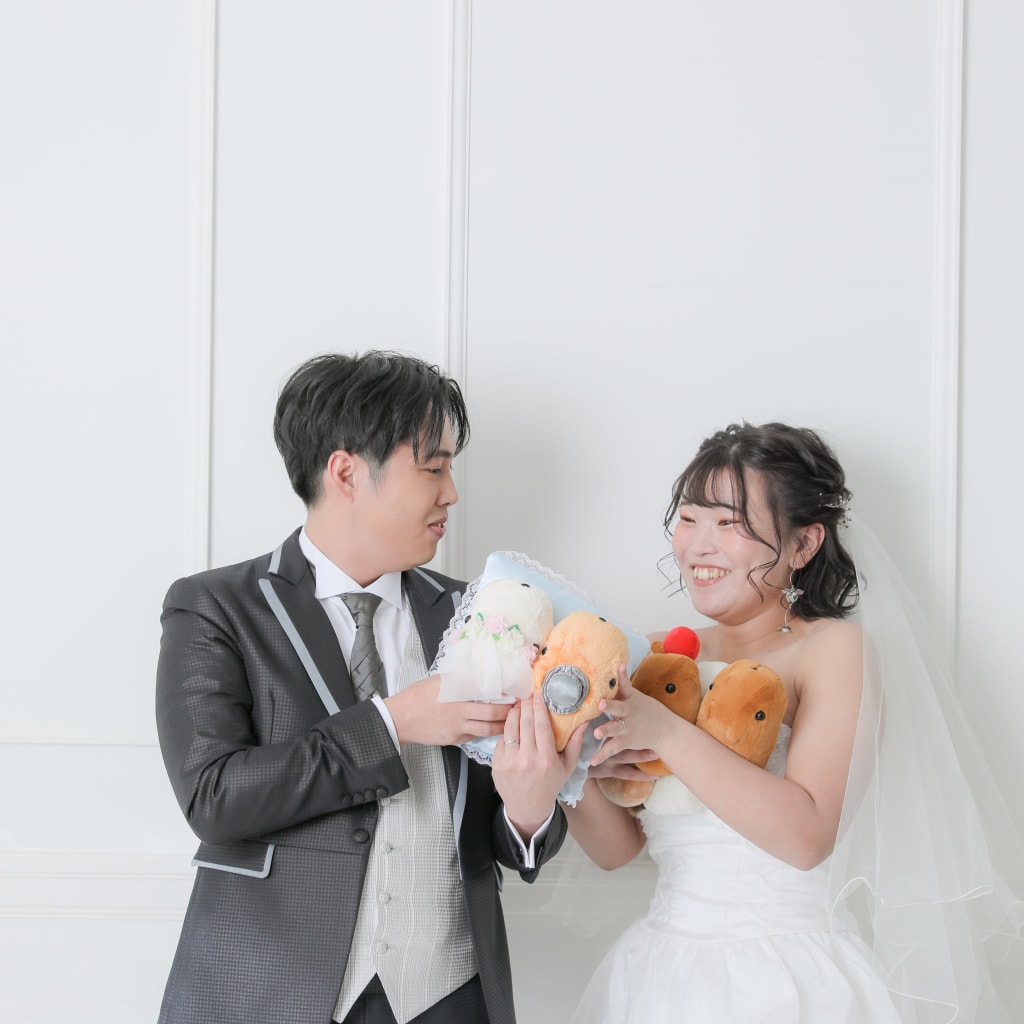 フォトアイテムを駆使して楽しい撮影に | デコルテフォトグラフィー | 前撮り・フォトウェディング