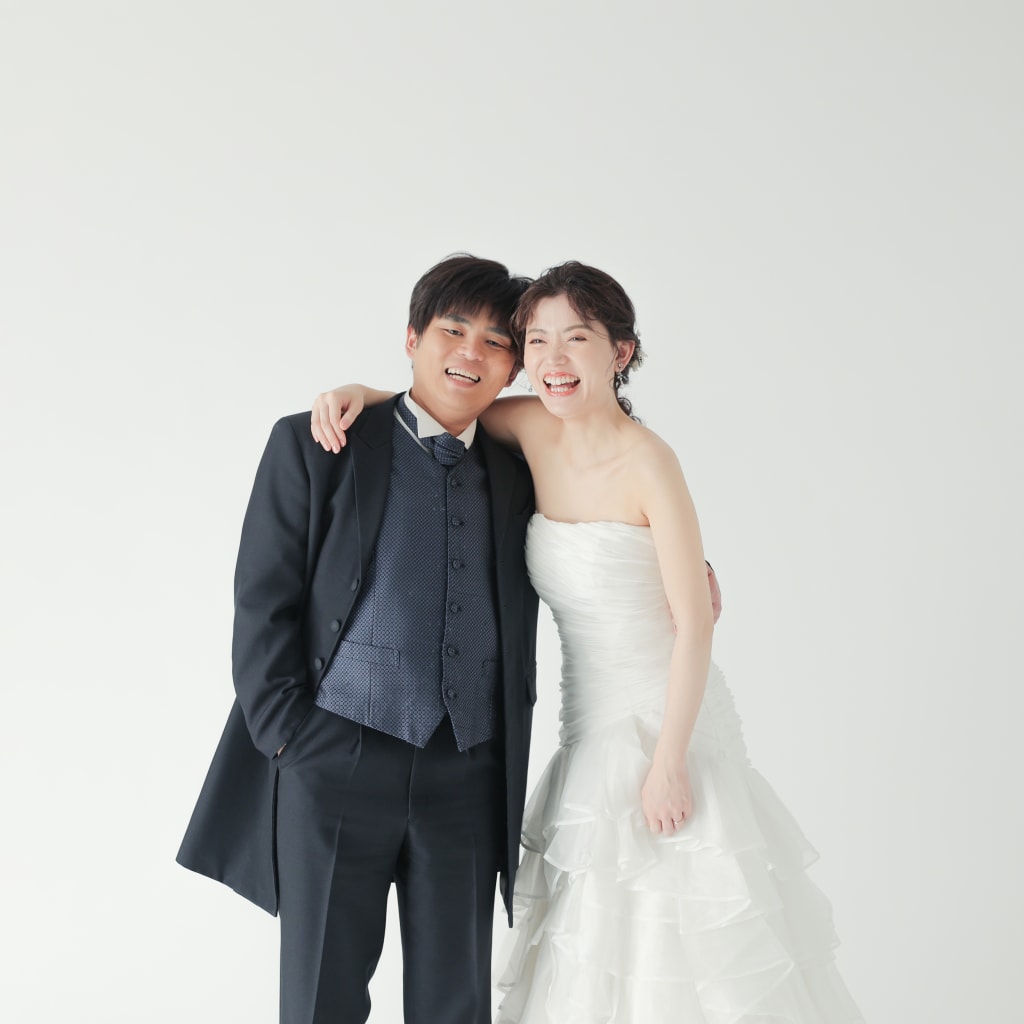 室内でおしゃれに！和装ハウススタジオ+洋装スタジオPLUS | デコルテフォトグラフィー | 前撮り・フォトウェディング