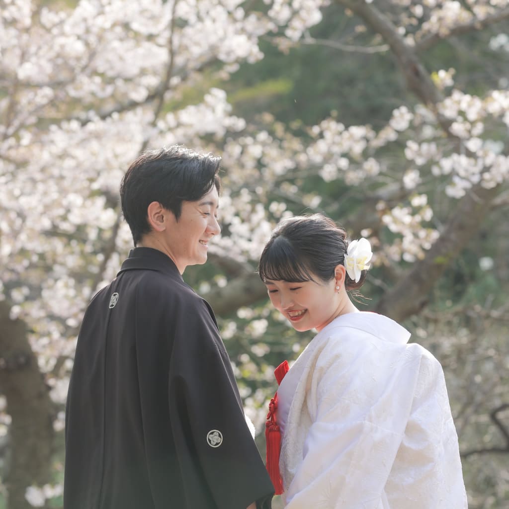 ＊桜の下でウエディングフォト＊【三渓園ロケーション】 | デコルテフォトグラフィー | 前撮り・フォトウェディング