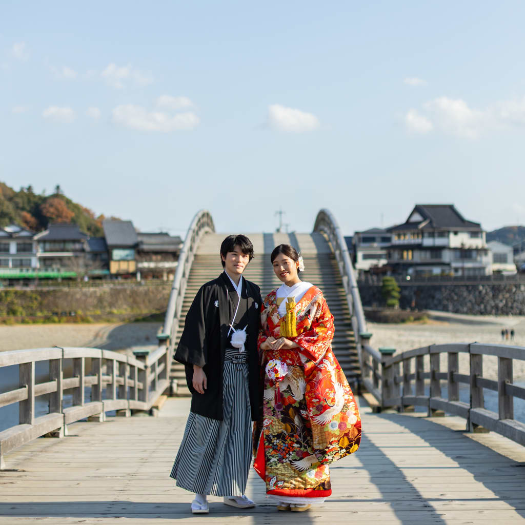 自然と和を感じる錦帯橋で | デコルテフォトグラフィー | 前撮り・フォトウェディング