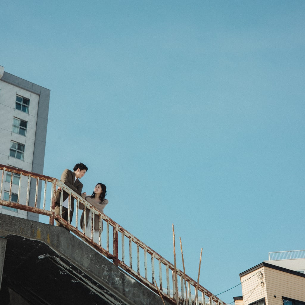 豊平川で青春の思い出 | デコルテフォトグラフィー | 前撮り・フォトウェディング