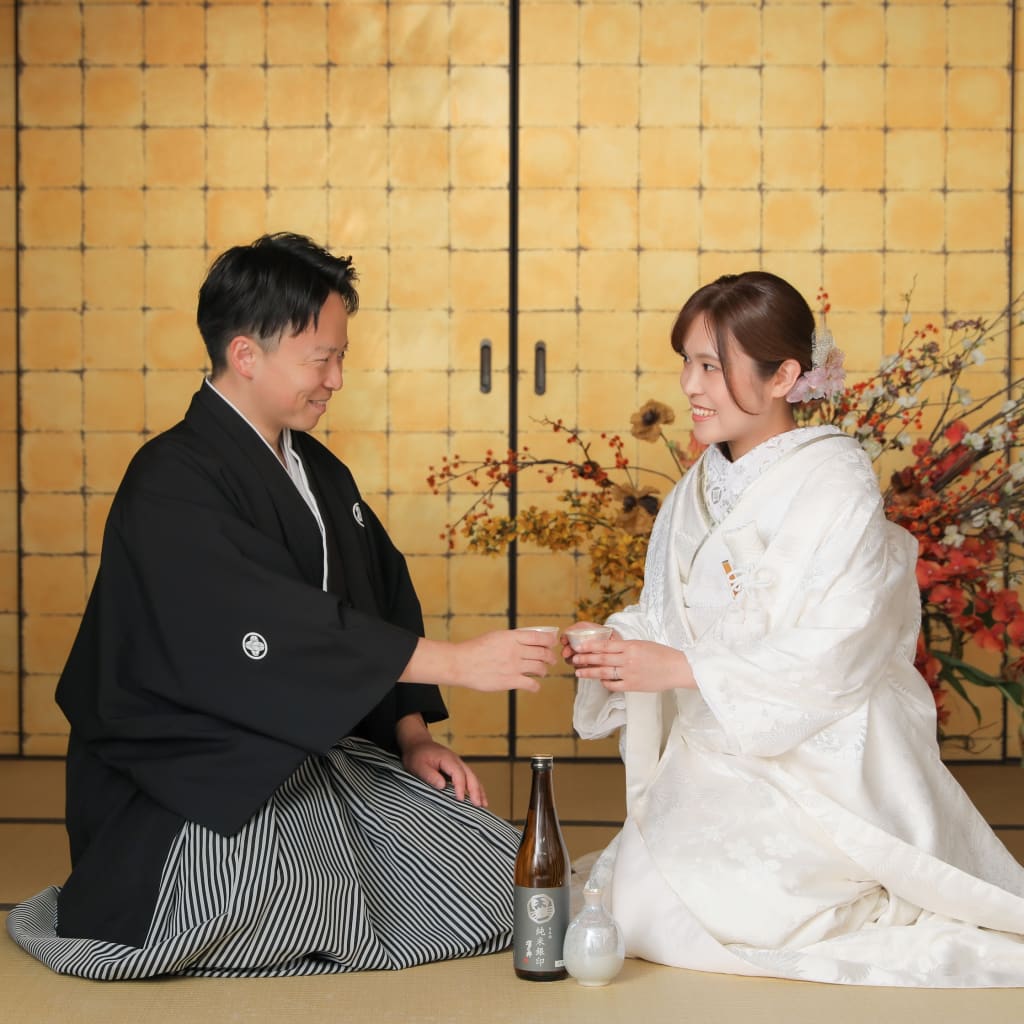 白無垢とドレスで魅せる笑顔あふれるスタジオフォト | デコルテフォトグラフィー | 前撮り・フォトウェディング