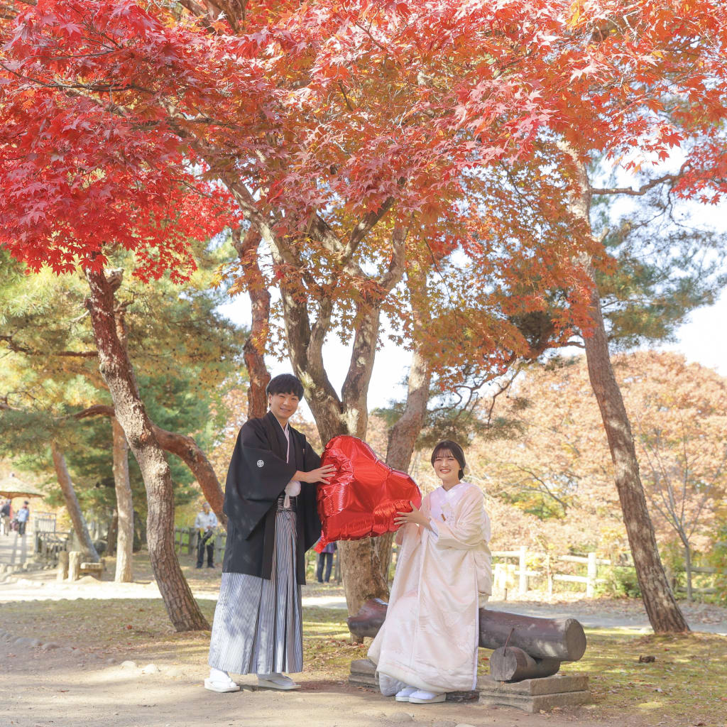 紅葉と笑顔に包まれて！ | デコルテフォトグラフィー | 前撮り・フォトウェディング