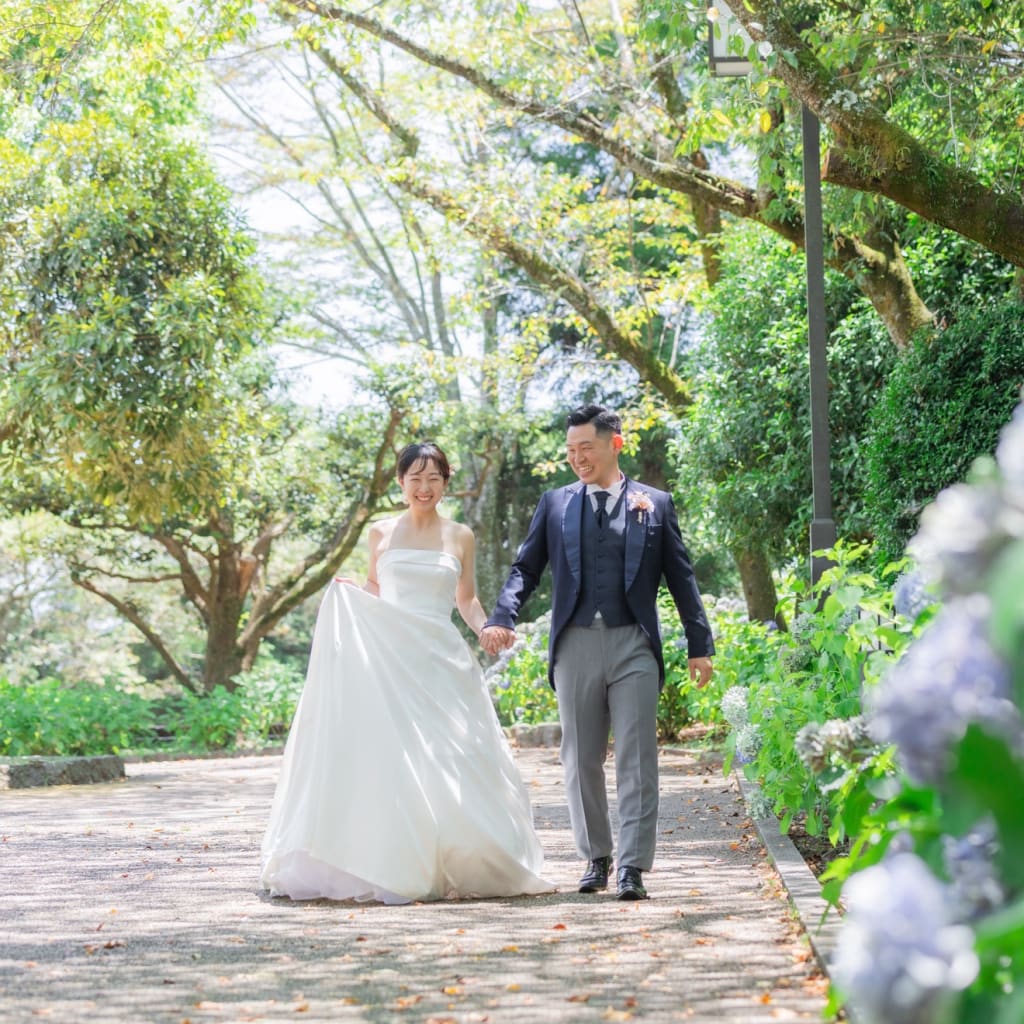 海や緑の公園でのロケーションフォト | デコルテフォトグラフィー | 前撮り・フォトウェディング