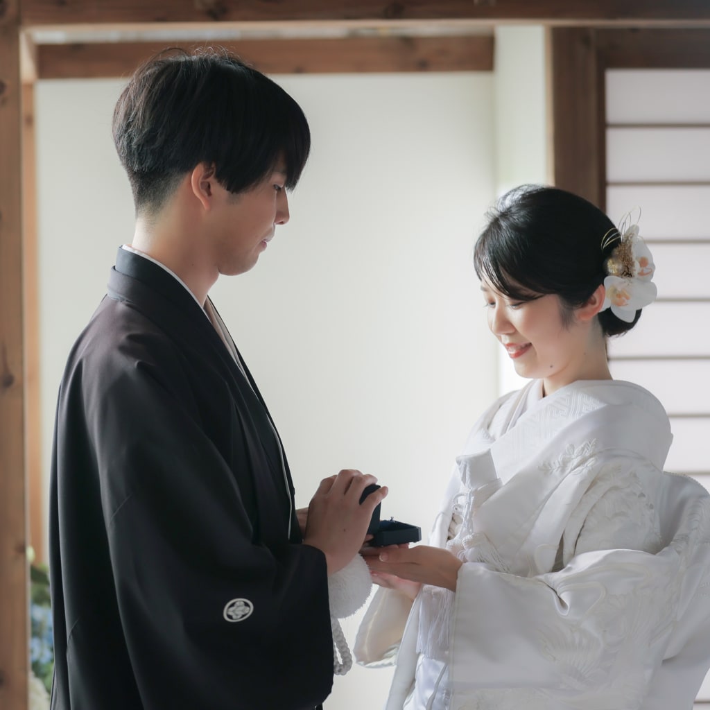 指輪をお持ち込みいただいたお二人 | スタジオAQUA 軽井沢店 | 前撮り・フォトウェディング