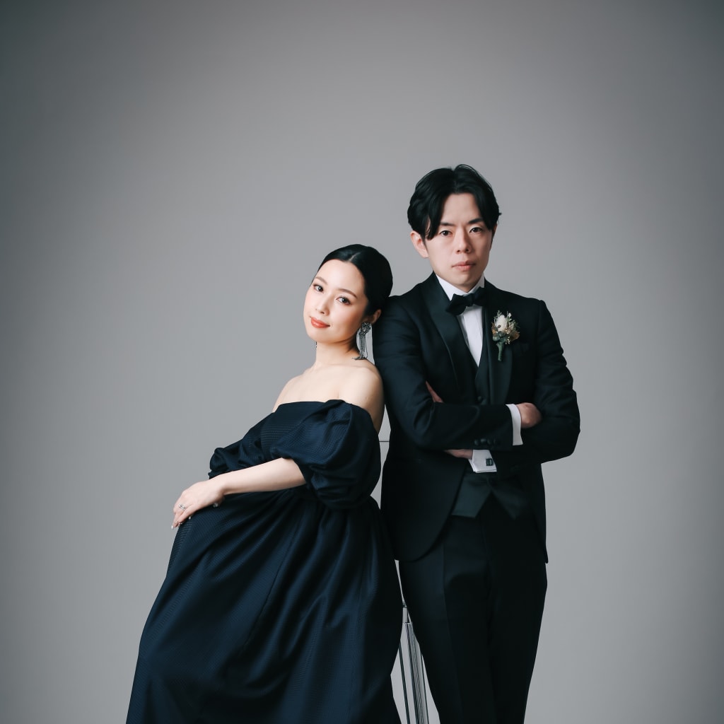 シンプルでラグジュアリーな洋装スタジオ撮影 | デコルテフォトグラフィー | 前撮り・フォトウェディング