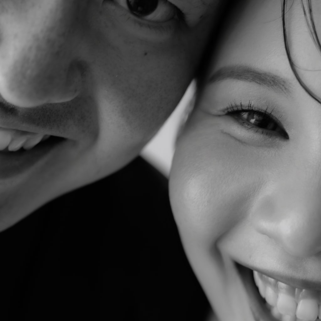 無地背景スタジオで叶える、洗練された和装ウエディングフォト