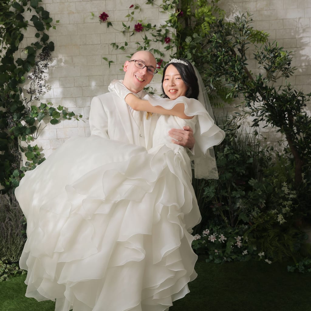 好きなポーズで！ | デコルテフォトグラフィー | 前撮り・フォトウェディング