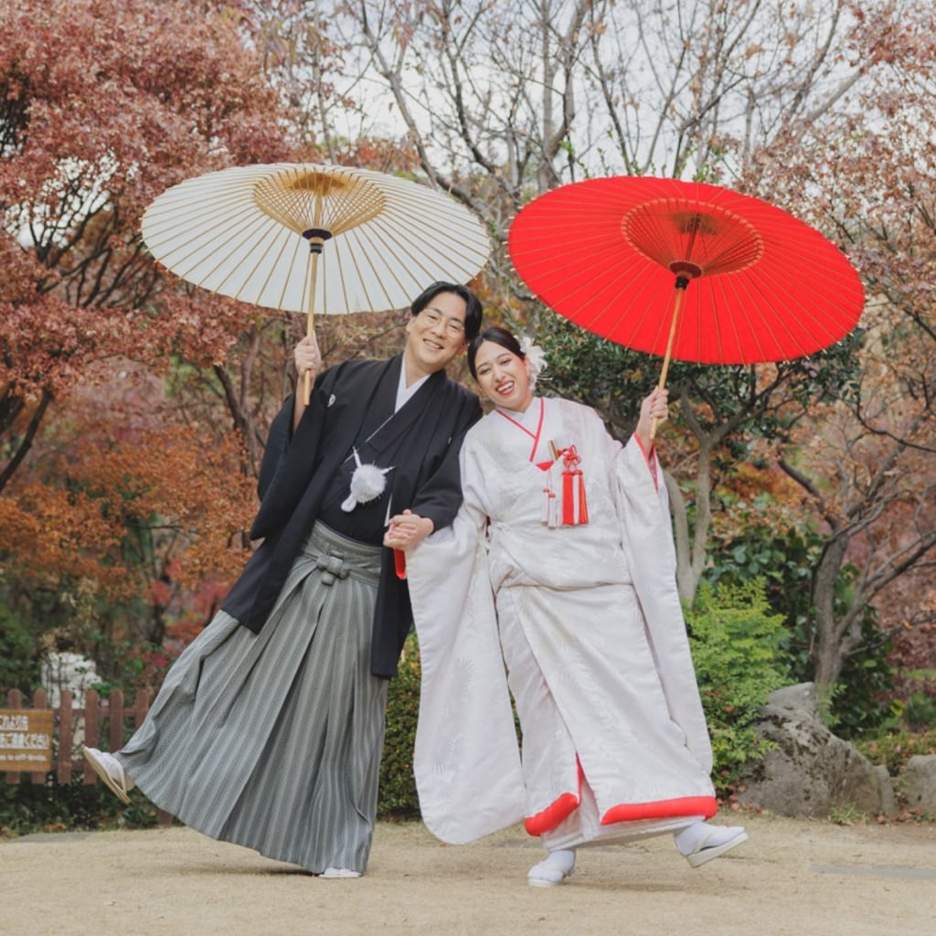 庭園で華やかな和装撮影 | デコルテフォトグラフィー | 前撮り・フォトウェディング