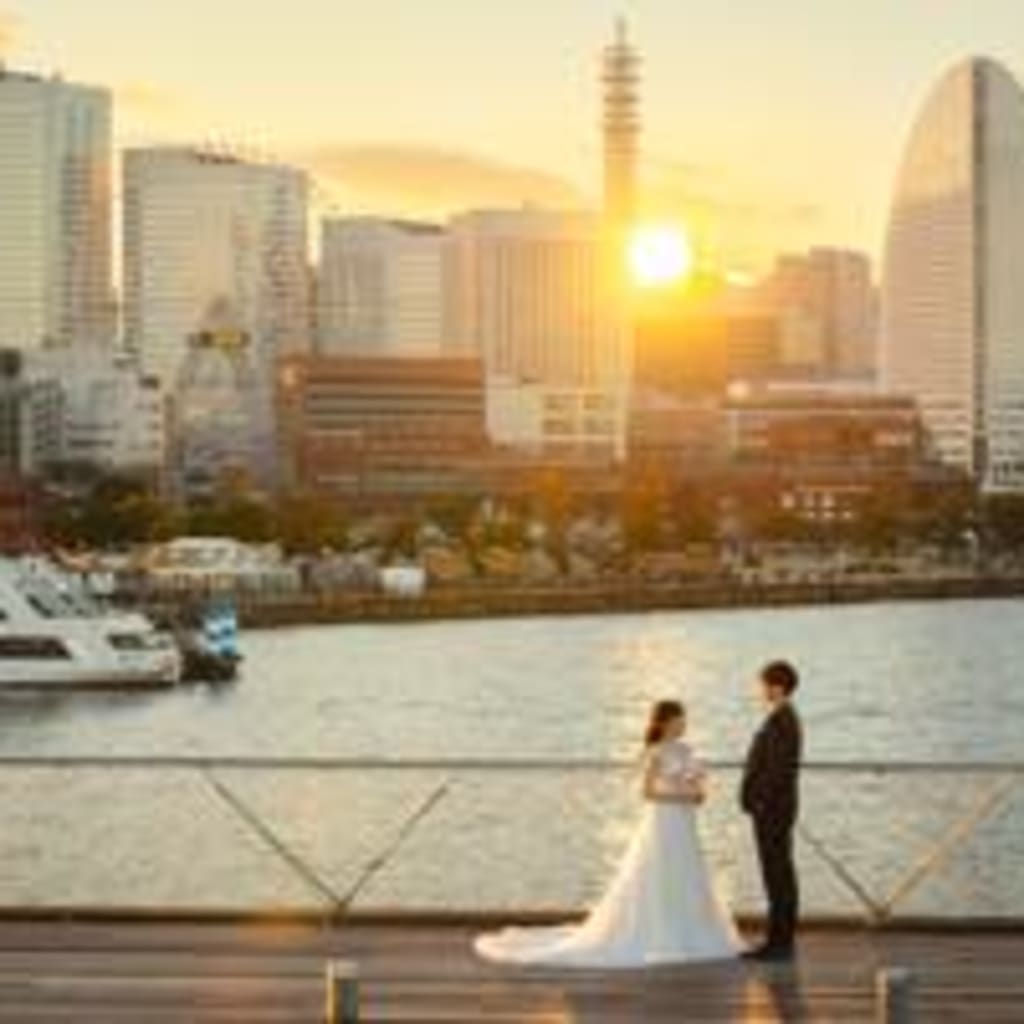 大桟橋で綺麗な夕陽と夜景で♪ | デコルテフォトグラフィー | 前撮り・フォトウェディング
