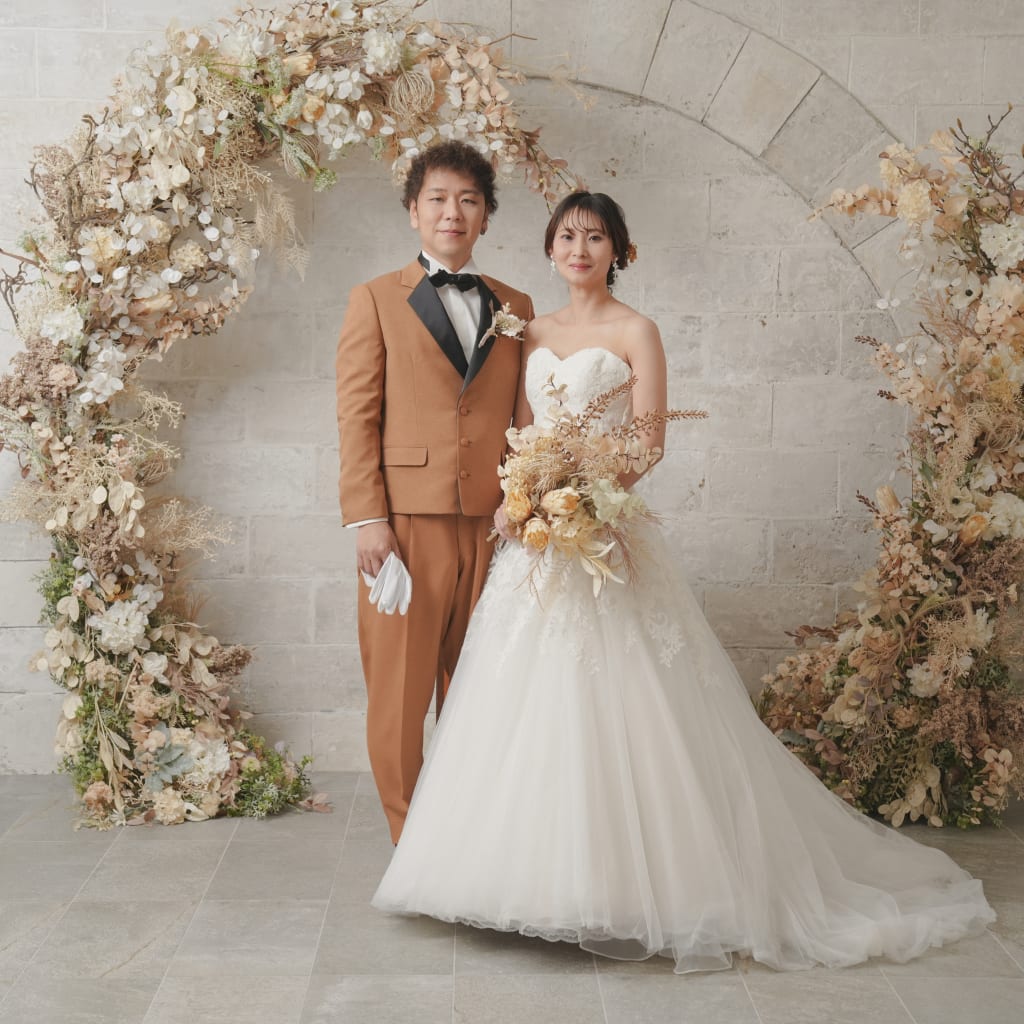 【チャペルスタジオ】お気に入りのアイテムで♪ | デコルテフォトグラフィー | 前撮り・フォトウェディング