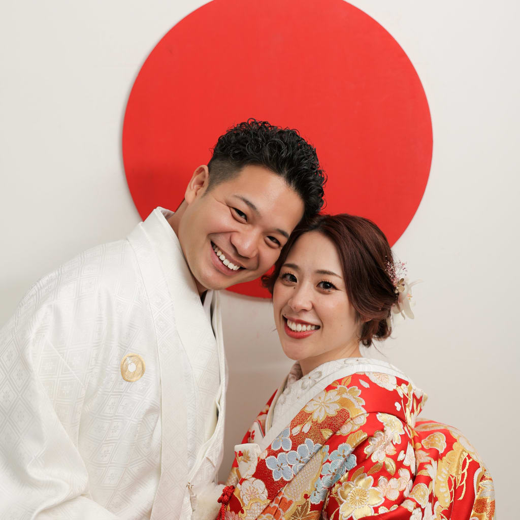 おめでたい紅白な衣装で | デコルテフォトグラフィー | 前撮り・フォトウェディング