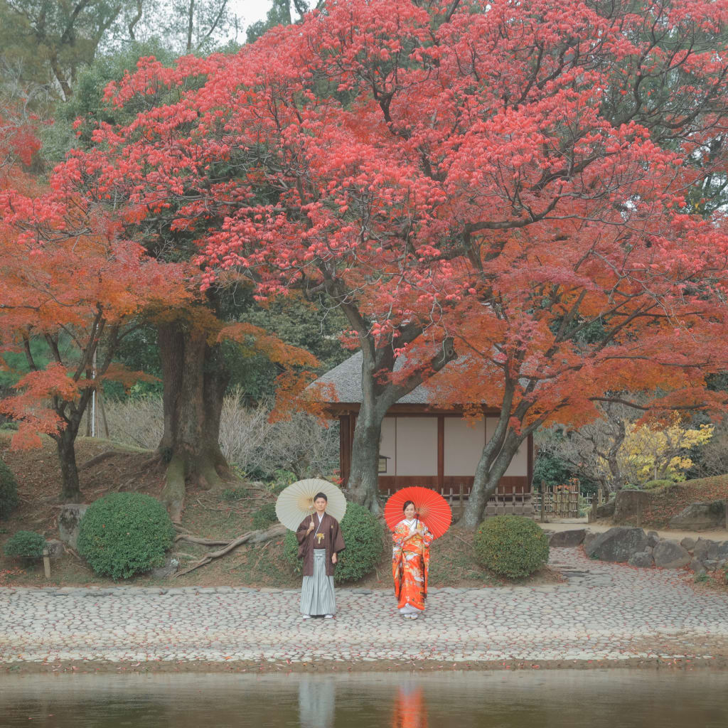 【縮景園】紅葉広がる街中の癒し