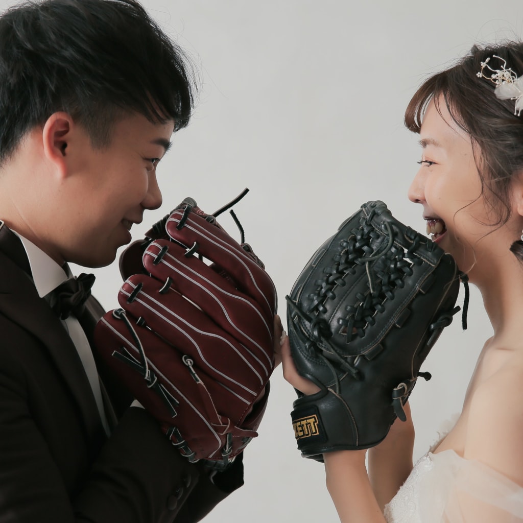 野球好きなお二人のハウススタジオ撮影♪ | デコルテフォトグラフィー | 前撮り・フォトウェディング
